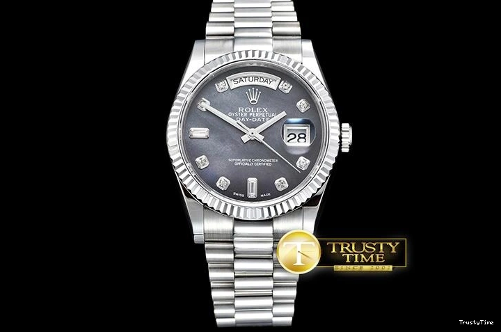 0326 RDD0214B – DayDate 36mm GoAnywhere 682